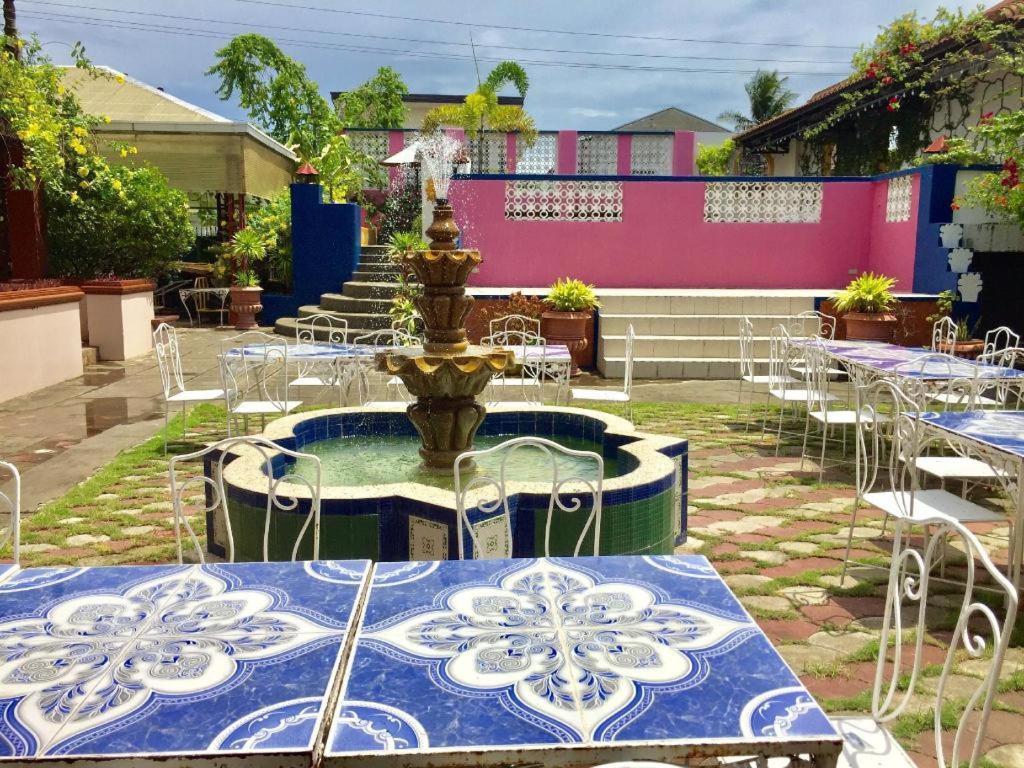 Casa La Granja Hotell Iloilo City Exteriör bild