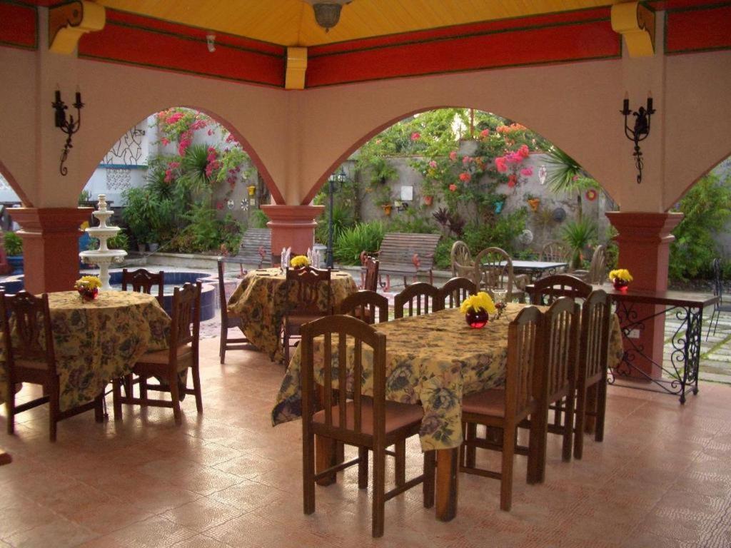 Casa La Granja Hotell Iloilo City Exteriör bild