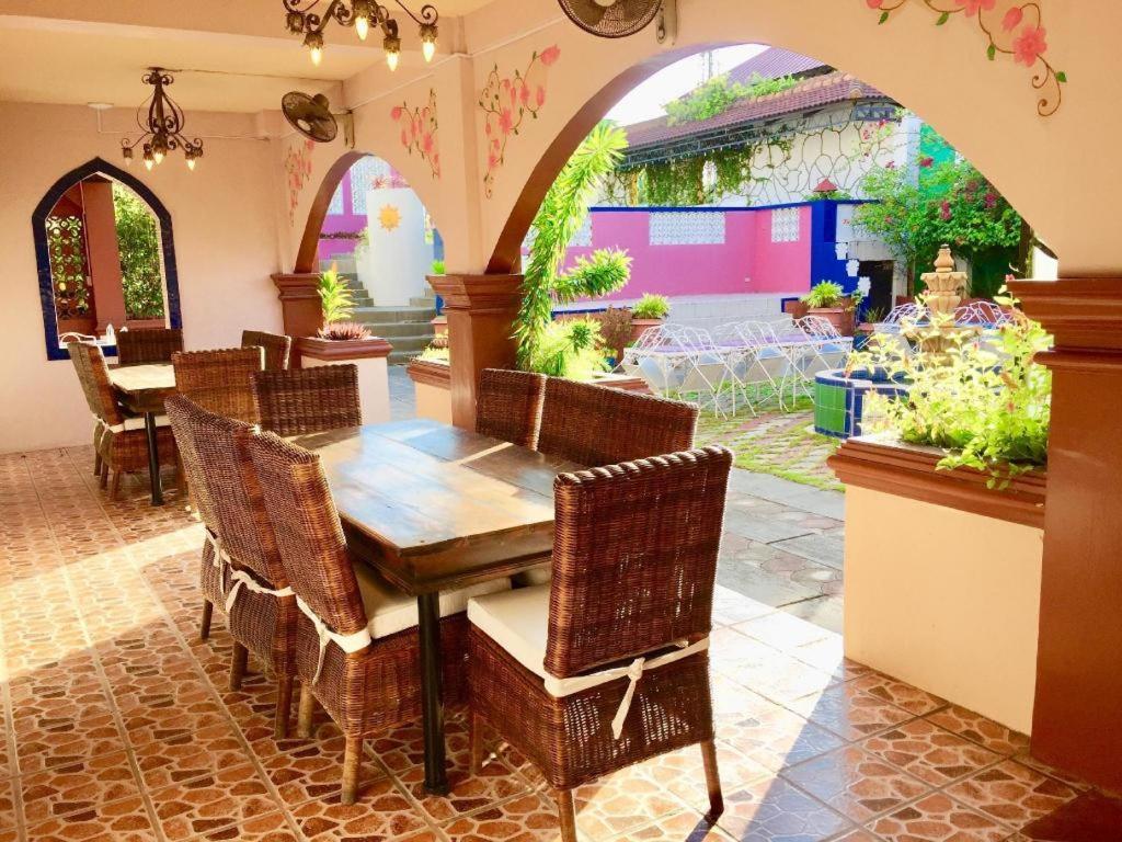 Casa La Granja Hotell Iloilo City Exteriör bild