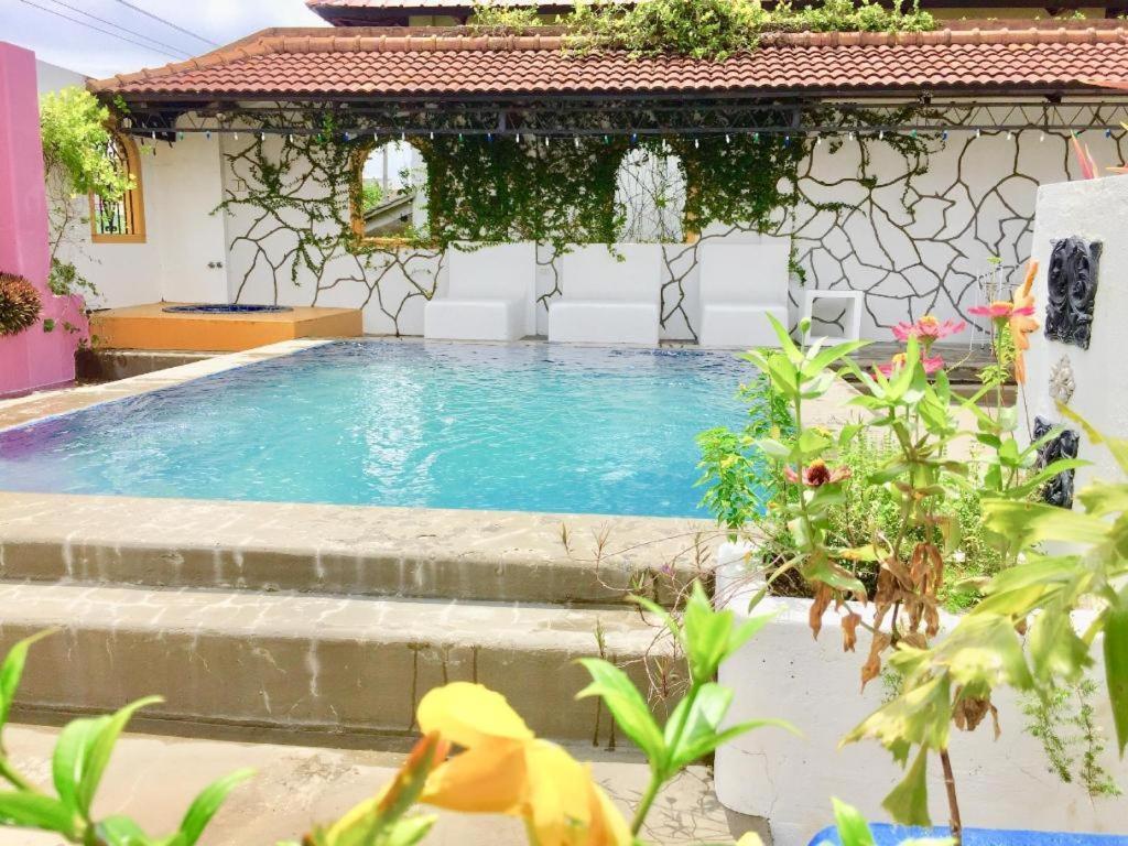 Casa La Granja Hotell Iloilo City Exteriör bild