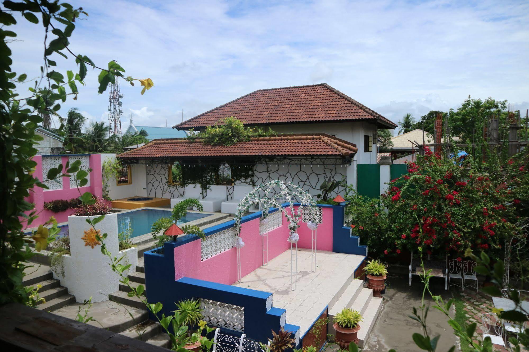 Casa La Granja Hotell Iloilo City Exteriör bild