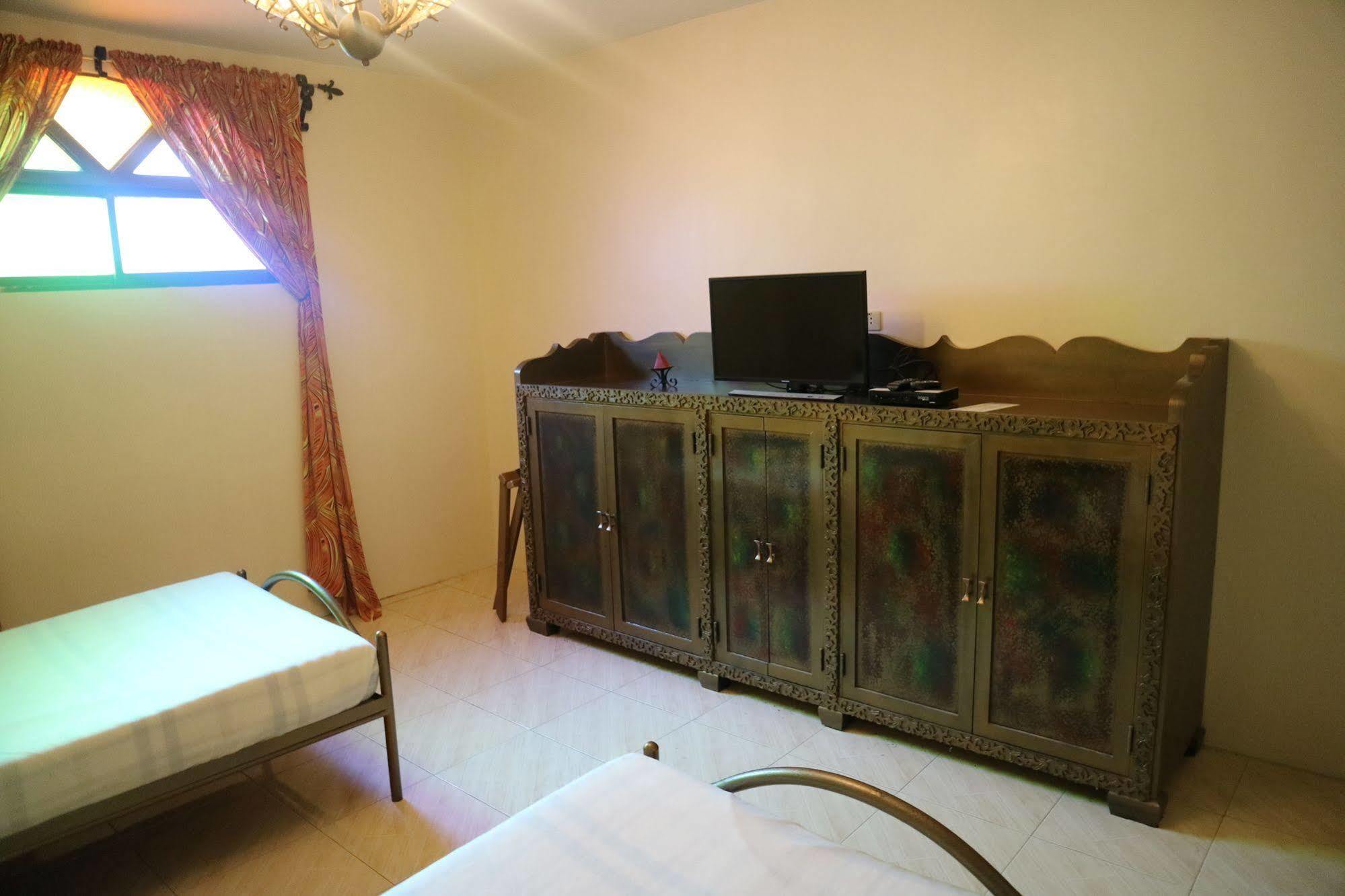 Casa La Granja Hotell Iloilo City Exteriör bild
