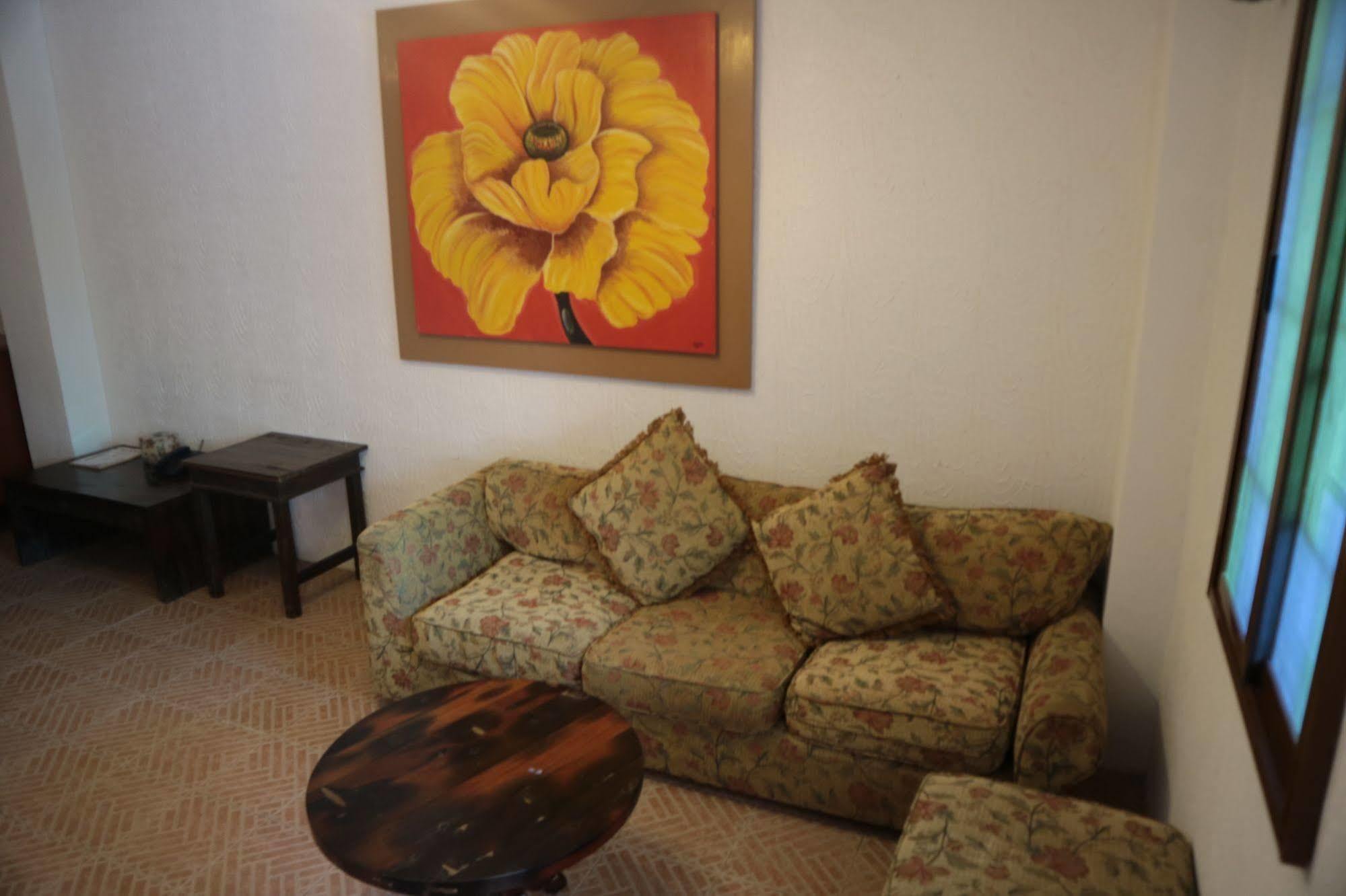 Casa La Granja Hotell Iloilo City Exteriör bild