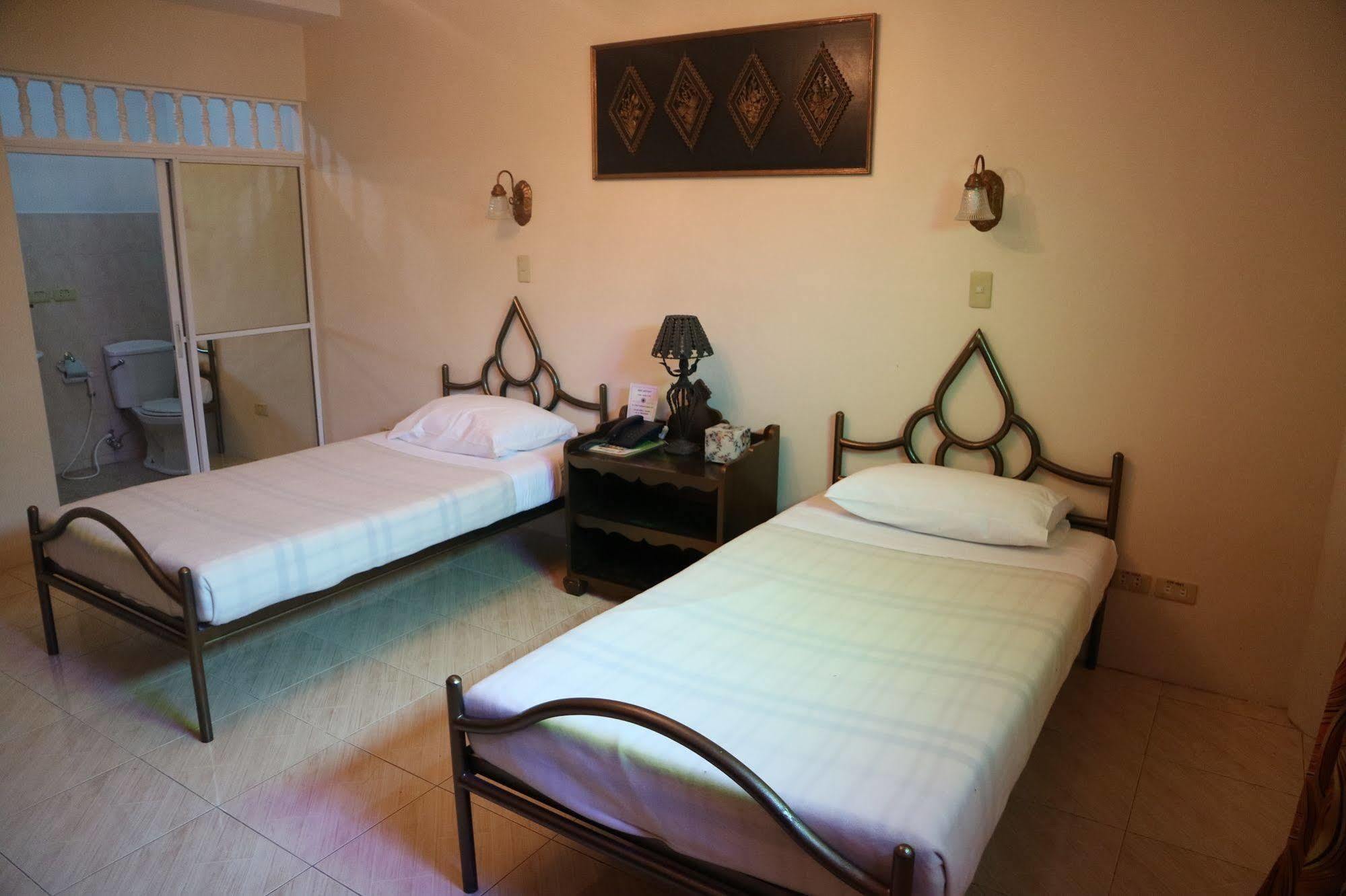Casa La Granja Hotell Iloilo City Exteriör bild