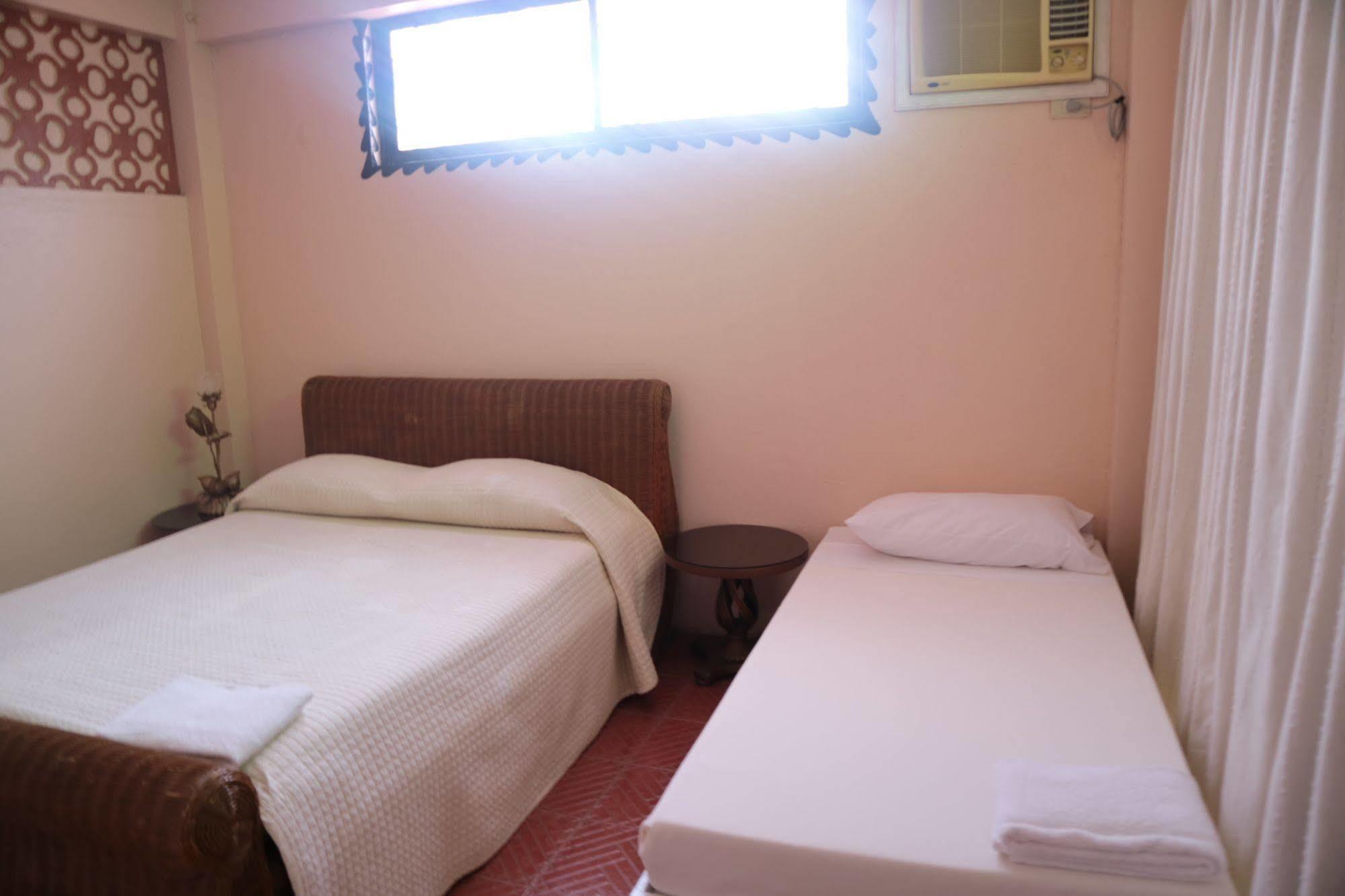 Casa La Granja Hotell Iloilo City Exteriör bild